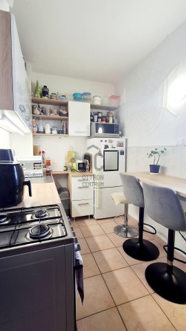 Eladó panellakás, Pécsett 52 M Ft, 2 szobás