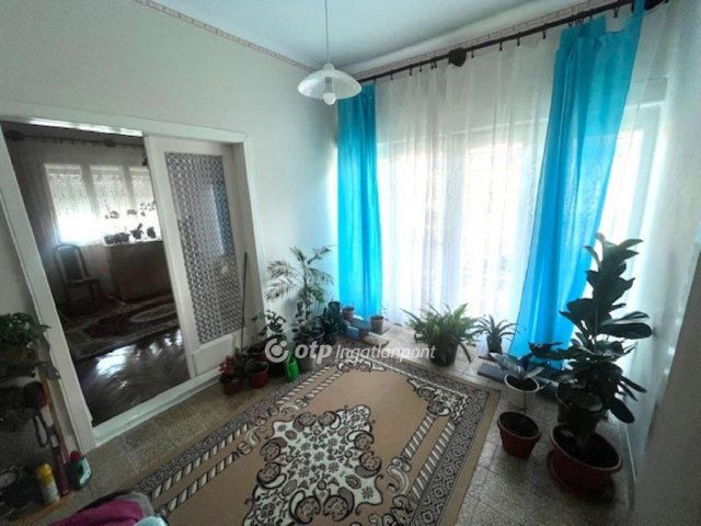Eladó családi ház, Gádoroson 16.5 M Ft, 1+2 szobás