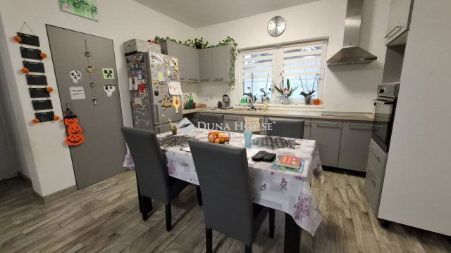 Eladó családi ház, Őrbottyánban 101 M Ft, 4 szobás