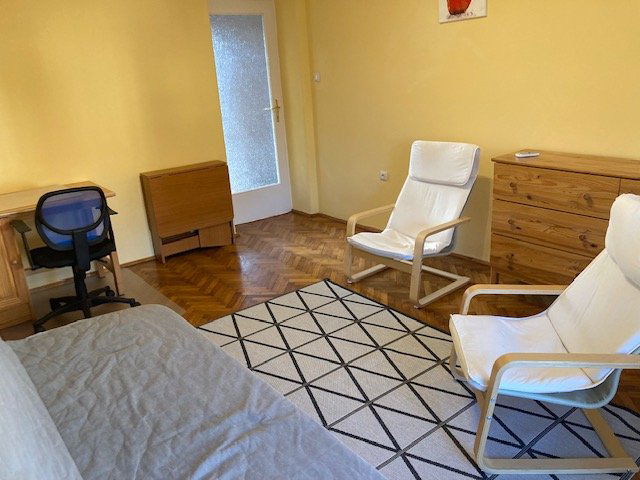 Kiadó téglalakás, albérlet, Pécsett, Sánc utcában, 2+1 szobás