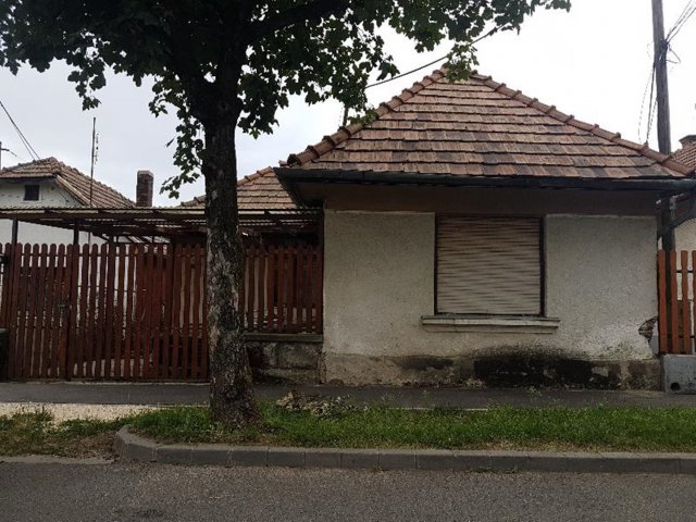 Eladó családi ház, Budapesten, XVIII. kerületben 30 M Ft