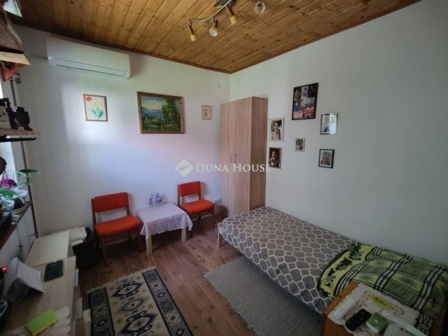 Eladó családi ház, Úrin 45.9 M Ft, 3 szobás