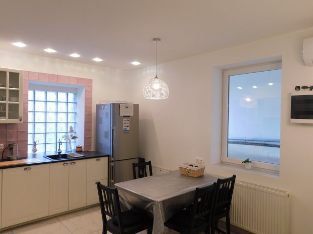 Eladó családi ház, Hévízen 103.703 M Ft, 11 szobás