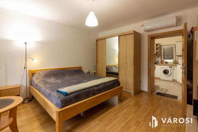 Kiadó téglalakás, albérlet, Szegeden 200 E Ft / hó, 1 szobás