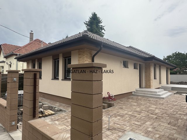 Eladó családi ház, Budapesten, XVI. kerületben 217.8 M Ft