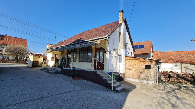 Eladó üzlethelyiség, Pakson 67.9 M Ft / költözzbe.hu