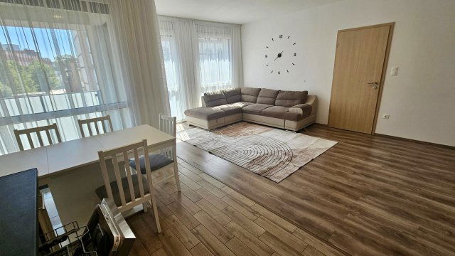 Eladó téglalakás, Debrecenben 0.35 M Ft, 3 szobás