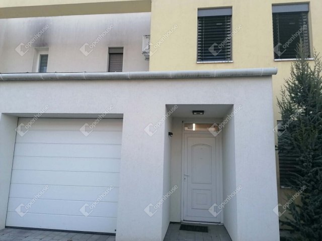 Eladó sorház, Győrött 105 M Ft, 5 szobás / költözzbe.hu