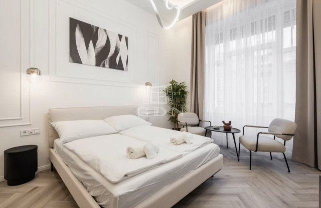 Eladó téglalakás, Budapesten, VI. kerületben 160 M Ft, 3 szobás