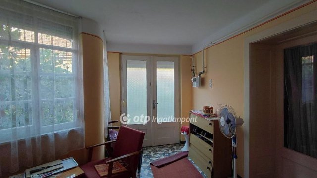 Eladó családi ház, Tótkomlóson 12 M Ft, 3 szobás