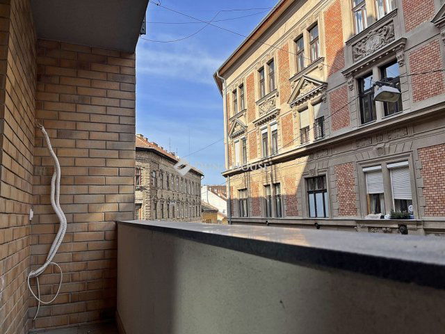 Eladó téglalakás, Budapesten, VIII. kerületben 72.9 M Ft