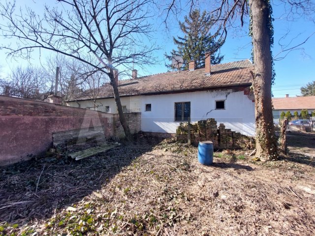 Eladó ikerház, Szegeden 58 M Ft, 2 szobás / költözzbe.hu