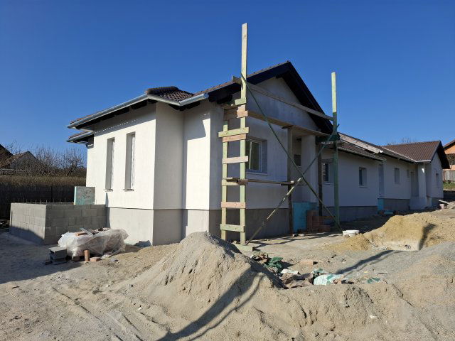 Eladó ikerház, Mendén, Rét utcában 110.9 M Ft, 4 szobás