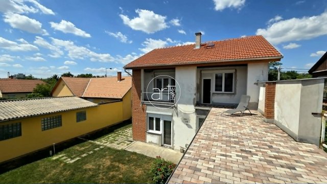Eladó családi ház, Szegeden, Gyémánt utcában 109 M Ft