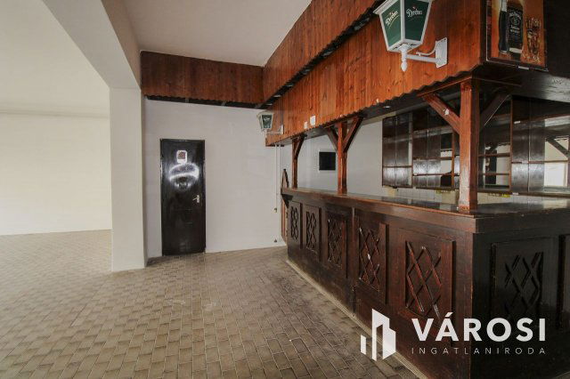 Eladó üzlethelyiség, Hódmezővásárhelyen 28 M Ft, 1 szobás