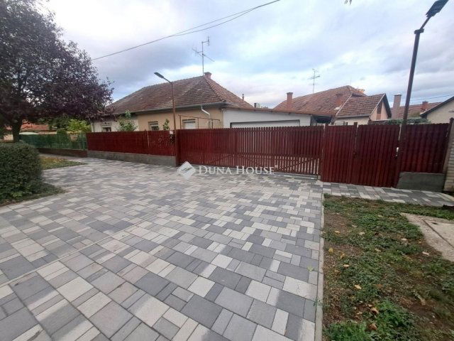 Eladó családi ház, Kecskeméten 65.99 M Ft, 4 szobás