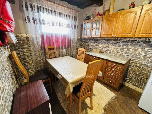 Eladó családi ház, Gávavencsellőn 16.9 M Ft, 2 szobás