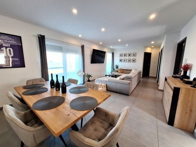 Eladó családi ház, Kecskeméten 79.9 M Ft, 3 szobás