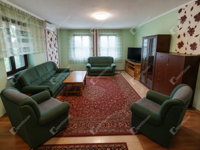 Eladó családi ház, Szegeden 128 M Ft, 7 szobás