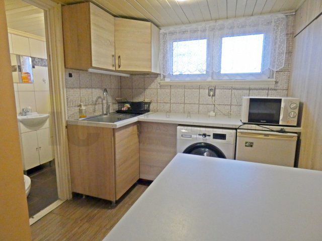 Eladó családi ház, Szegeden 35.9 M Ft, 2 szobás