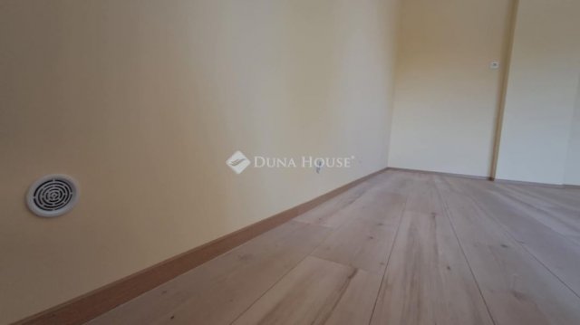 Eladó családi ház, Bakonyán 38.5 M Ft, 2 szobás