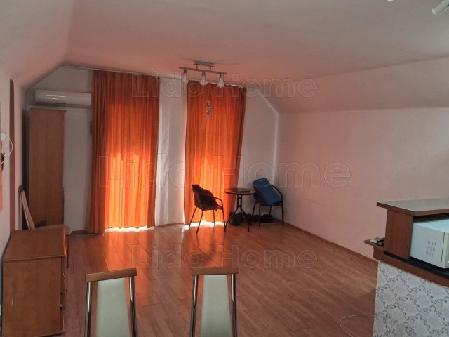 Eladó téglalakás, Komáromban 55 M Ft, 2 szobás