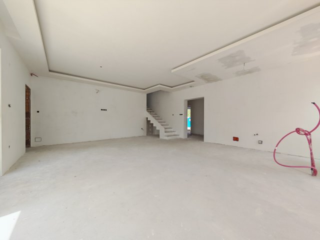Eladó családi ház, Székesfehérvárott 170 M Ft, 5 szobás