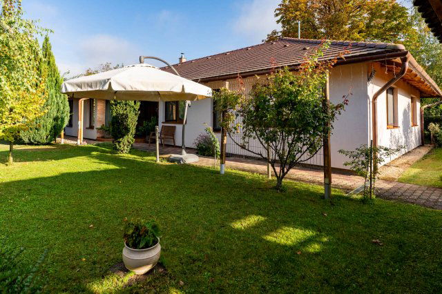 Eladó családi ház, Balatonszabadiban 209 M Ft, 4 szobás