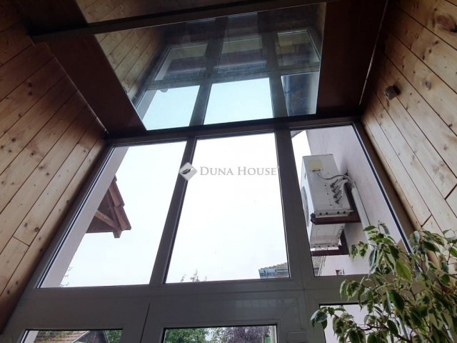 Eladó téglalakás, Vácon 85 M Ft, 2 szobás