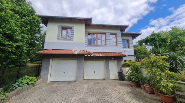 Eladó családi ház, Zalaegerszegen 149.9 M Ft, 5 szobás