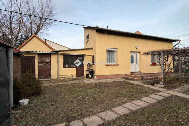 Eladó családi ház, Budapesten, XX. kerületben 85 M Ft, 2 szobás