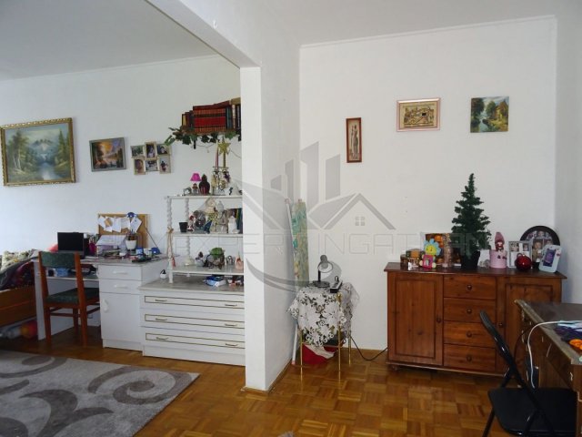 Eladó panellakás, Győrött 42 M Ft, 2 szobás