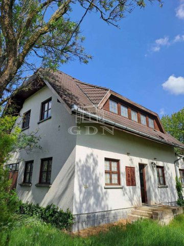 Eladó családi ház, Balatonkenesén 80 M Ft, 5 szobás