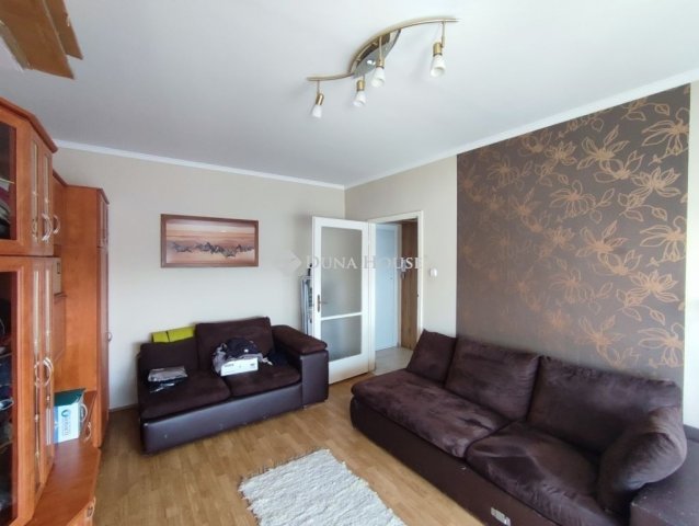 Eladó panellakás, Kecskeméten 42.99 M Ft, 2 szobás