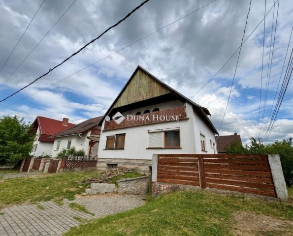 Eladó családi ház, Nyergesújfaluban 62.9 M Ft, 6 szobás