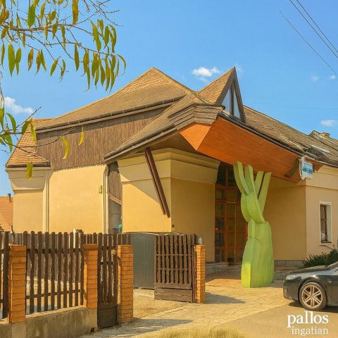 Eladó hotel, Villányban 130 M Ft, 6 szobás / költözzbe.hu