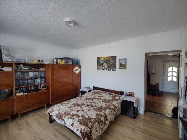 Eladó családi ház, Úrin 49 M Ft, 3 szobás