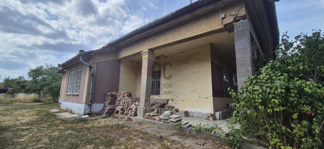Eladó családi ház, Poroszlón 11.5 M Ft, 2 szobás