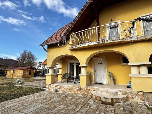 Eladó ikerház, Balatonszőlősön 99 M Ft, 2+2 szobás