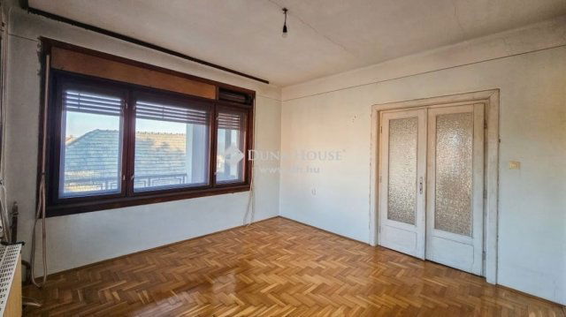 Eladó családi ház, Tápiószecsőn 59.9 M Ft, 5 szobás