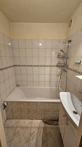 Eladó panellakás, Egerben 42 M Ft, 2 szobás