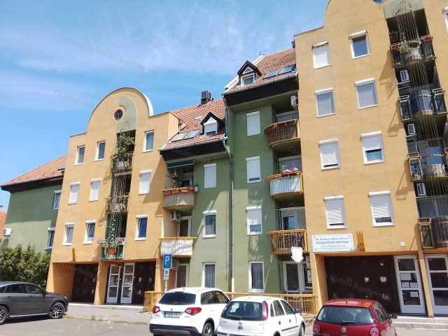 Eladó téglalakás, Gödöllőn 84.9 M Ft, 2 szobás