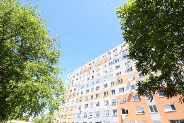 Eladó panellakás, Győrött 45 M Ft, 2 szobás