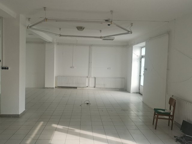 Eladó üzlethelyiség, Tiszaföldváron 50 M Ft