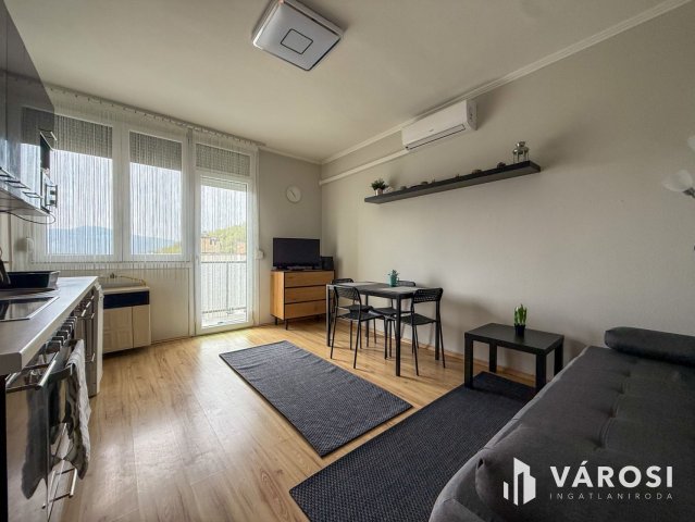 Kiadó téglalakás, albérlet, Salgótarjánban 120 E Ft / hó