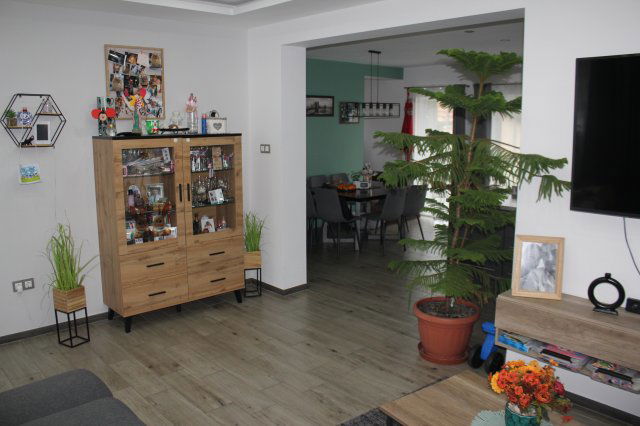 Eladó családi ház, Csornán 92 M Ft, 3 szobás