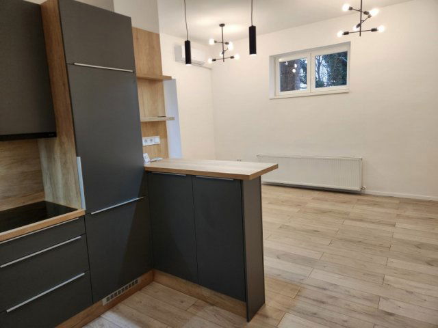 Eladó téglalakás, Pécsett 86.9 M Ft, 3 szobás