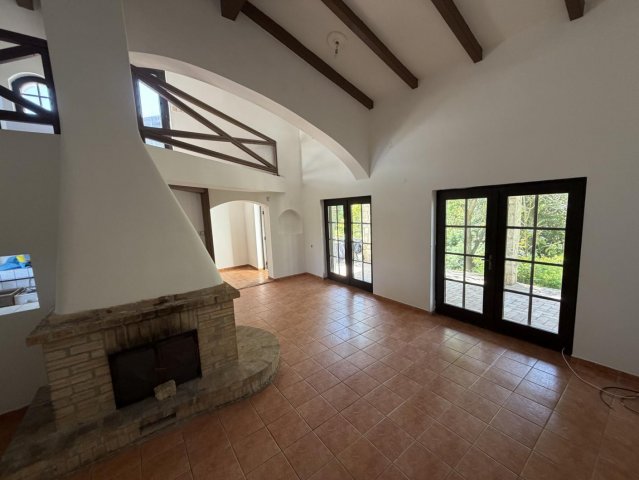 Eladó családi ház, Kisbéren 84.5 M Ft, 5 szobás