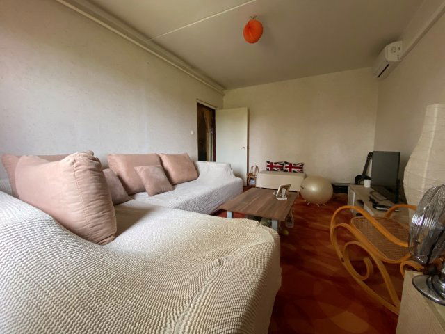Eladó panellakás, Pécsett, Csikor Kálmán utcában 37.5 M Ft