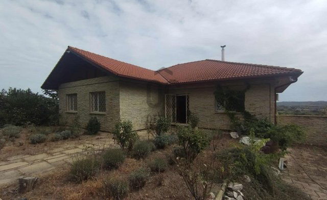 Eladó családi ház, Csomádon 157 M Ft, 6 szobás